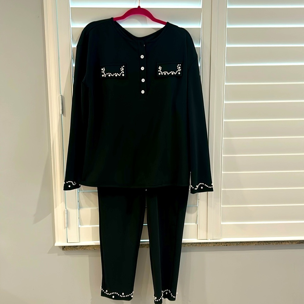 Two-Piece Black & Pearl Set